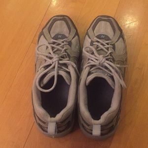 new balance athletic shoes (women)